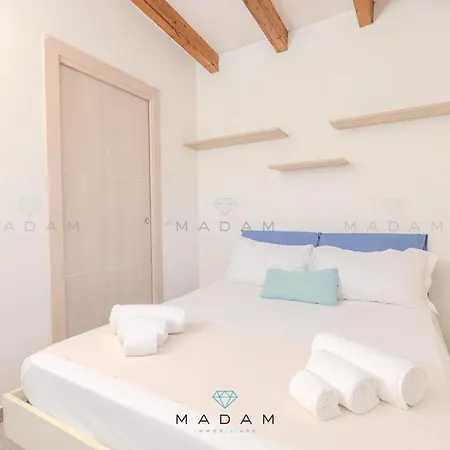 White Apartment Olbia