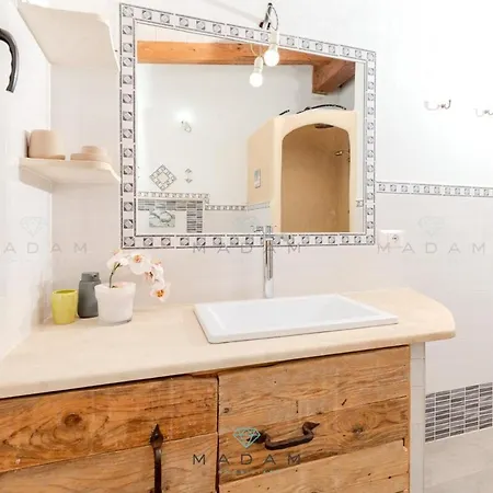 White Apartment Olbia